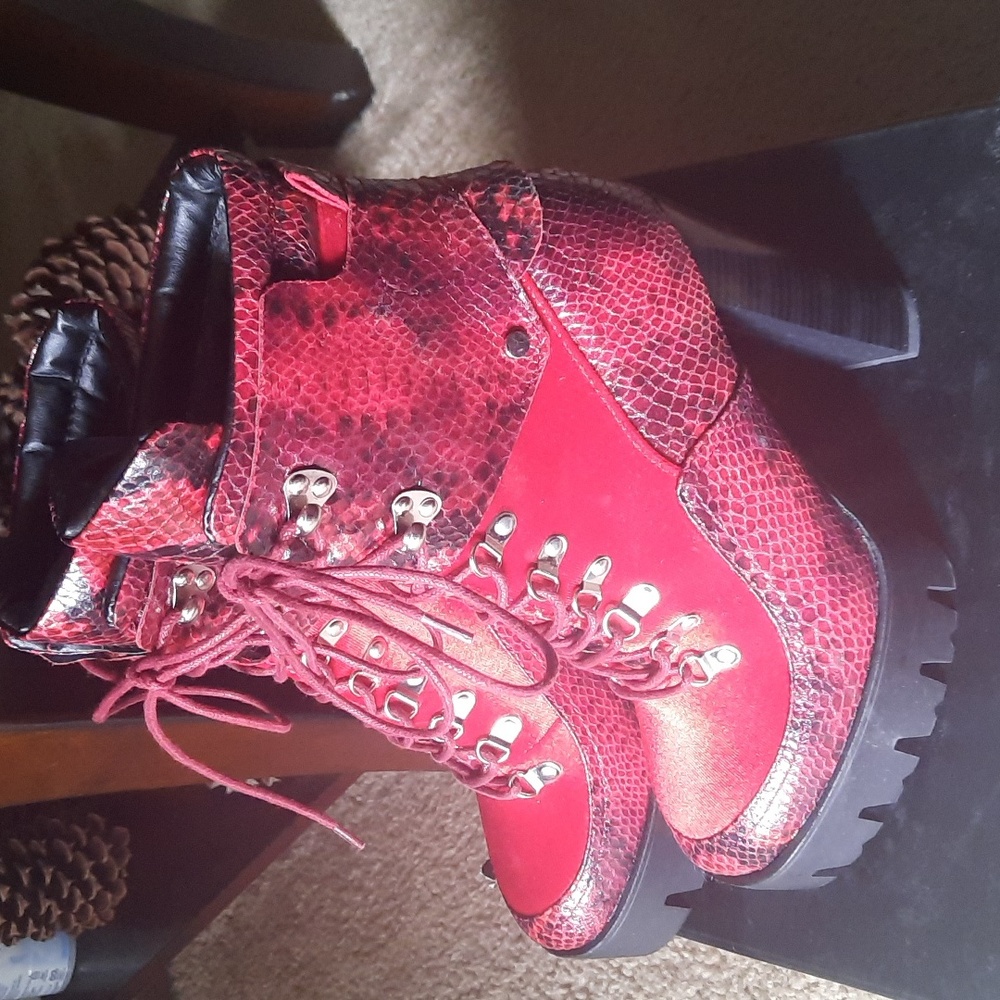 A NEW BOOTIE